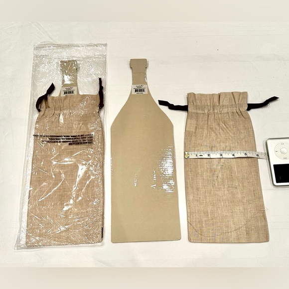 NEW Set of 2 Embroidery Initial (N) linen Wine Bags - Picture 4 of 8